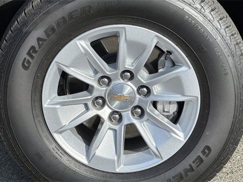 Used 2025 Chevrolet Silverado 1500 LT image 25