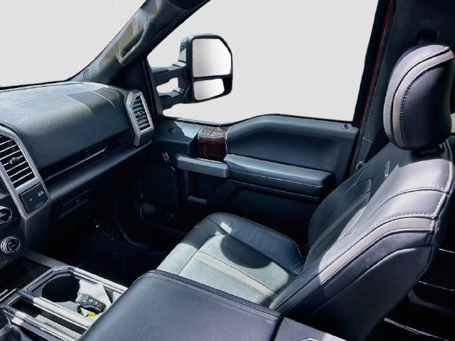 Used 2016 Ford F150 Platinum w/ Equipment Group 701A Luxury AWD/4WD image 5