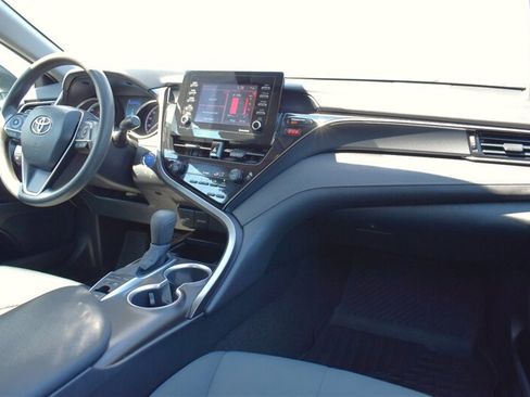 Used 2021 Toyota Camry LE FWD image 12