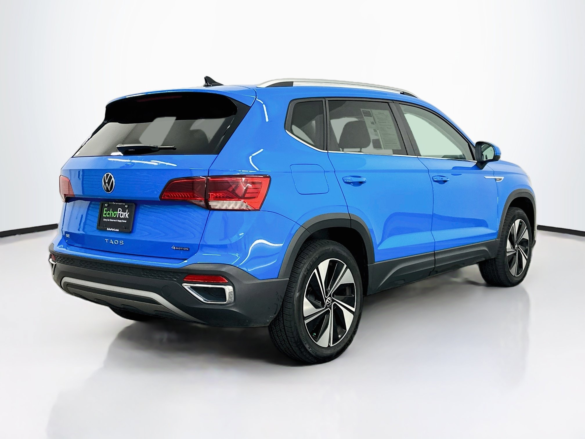 Used 2024 Volkswagen Taos SE AWD/4WD image 9