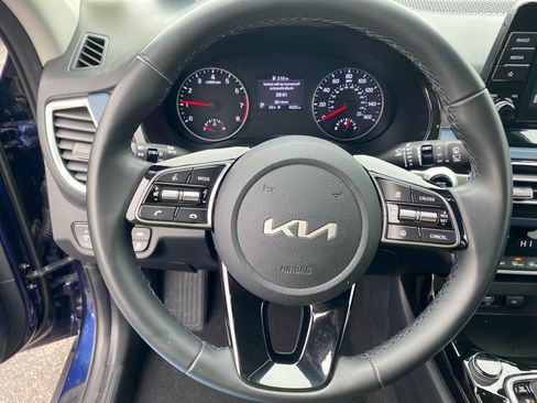 Certified 2023 Kia Seltos S image 11