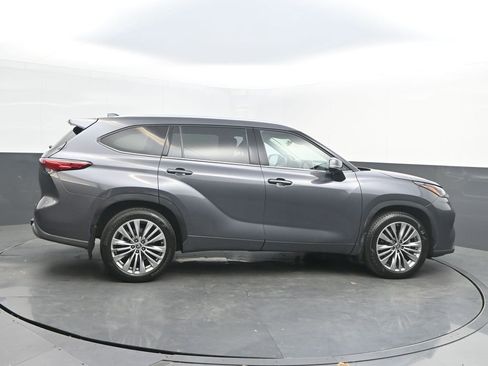 Used 2021 Toyota Highlander Platinum AWD/4WD image 8