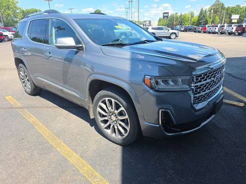 Used 2021 GMC Acadia Denali w/ Denali Ultimate Package AWD/4WD image 3
