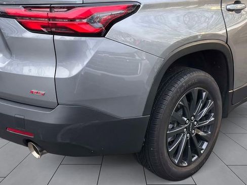 Used 2023 Chevrolet Traverse RS AWD/4WD image 9