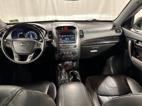 Used 2014 Kia Sorento SX w/ 3rd Row Package FWD image 4