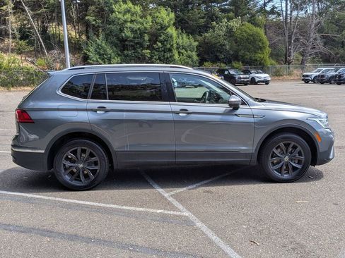 Used 2024 Volkswagen Tiguan SE AWD/4WD image 4