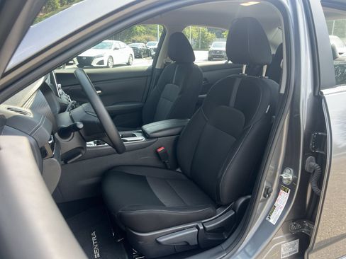 Certified 2024 Nissan Sentra SV FWD image 17