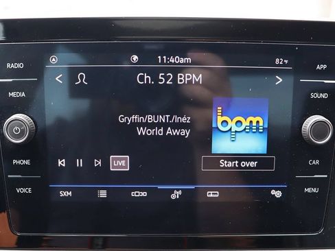 Used 2025 Volkswagen Jetta SE FWD image 47