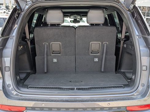 Used 2023 Jeep Grand Cherokee L Laredo image 9