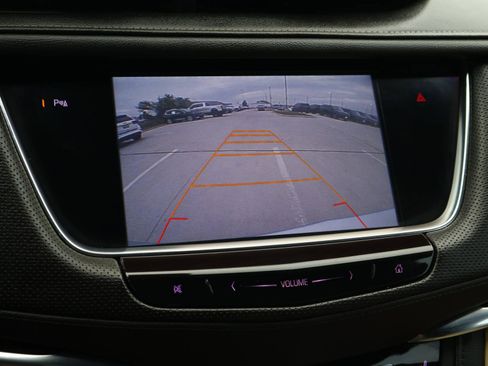 Used 2017 Cadillac XT5 Luxury image 25