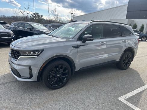 Certified 2022 Kia Sorento SX image 3