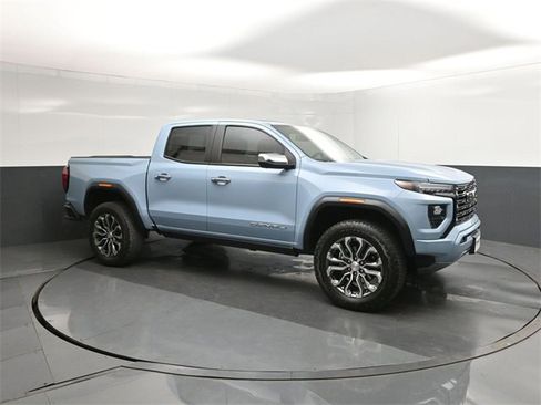 Used 2025 GMC Canyon Denali image 17