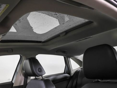 New 2026 Volkswagen Jetta SE FWD image 30