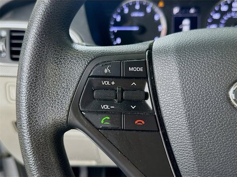 Used 2015 Hyundai Sonata SE image 18