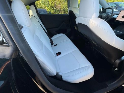 Used 2024 Tesla Model Y Long Range RWD image 23