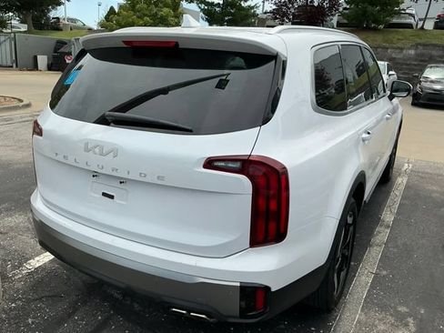 Used 2025 Kia Telluride S FWD image 5