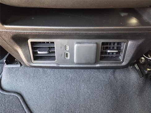 Used 2024 GMC Sierra 1500 SLT image 27