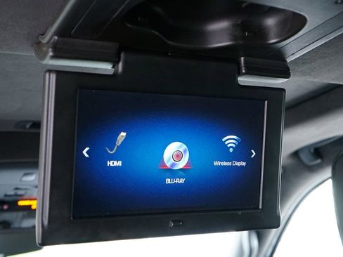 Used 2017 Cadillac Escalade ESV Platinum RWD image 48