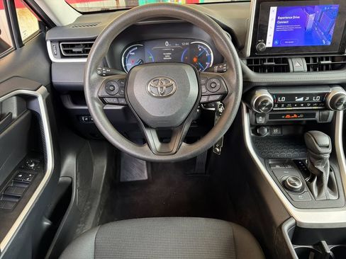 Used 2024 Toyota RAV4 LE AWD/4WD image 14
