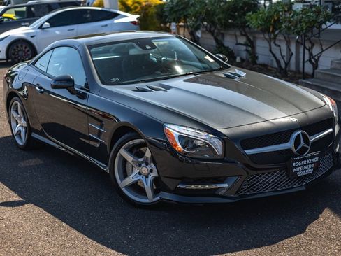 Used 2014 Mercedes-Benz SL 550 w/ Sport Wheel Package image 2