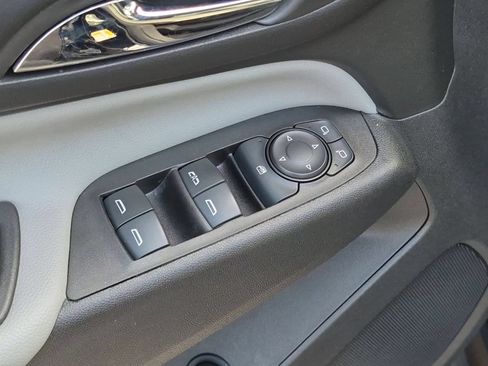 Used 2023 Chevrolet Equinox LT w/ Driver Convenience Package FWD image 11