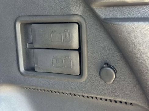 Used 2024 GMC Terrain SLT AWD/4WD image 10