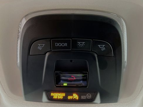 Used 2025 Toyota Corolla LE FWD image 21