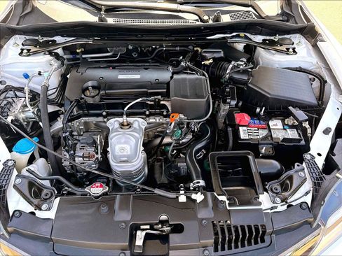 Used 2017 Honda Accord EX image 13