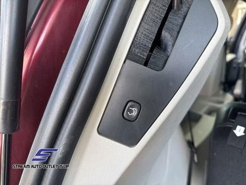 Used 2019 Dodge Grand Caravan SXT image 12