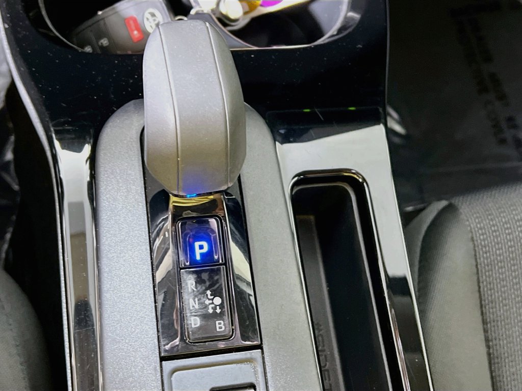 Certified 2025 Toyota Prius LE FWD image 15