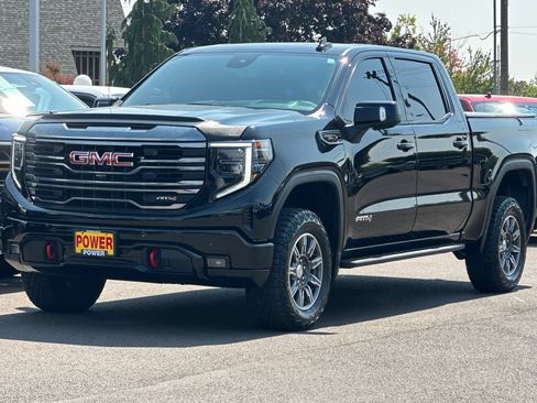 Used 2024 GMC Sierra 1500 AT4 w/ Technology Package AWD/4WD image 8