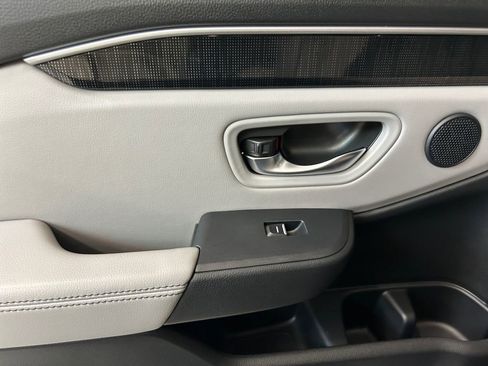 Certified 2024 Honda Pilot Elite image 32