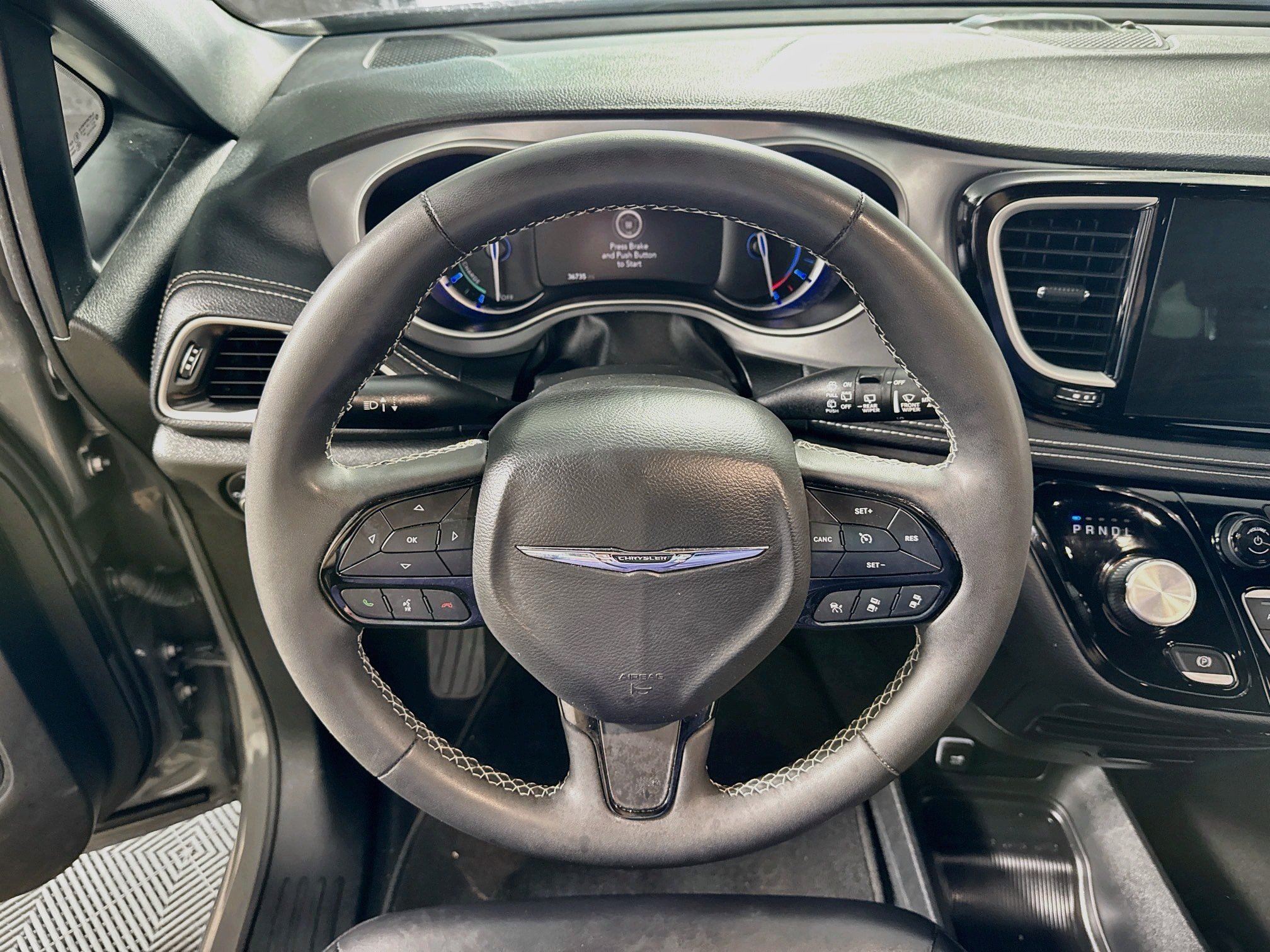 Used 2023 Chrysler Pacifica Touring-L w/ S Appearance Package FWD image 14