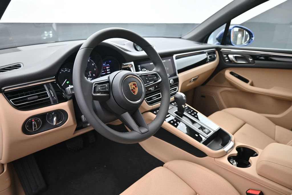 New 2026 Porsche Macan AWD/4WD image 4
