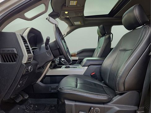 Used 2018 Ford F150 Lariat w/ Equipment Group 502A Luxury AWD/4WD image 25