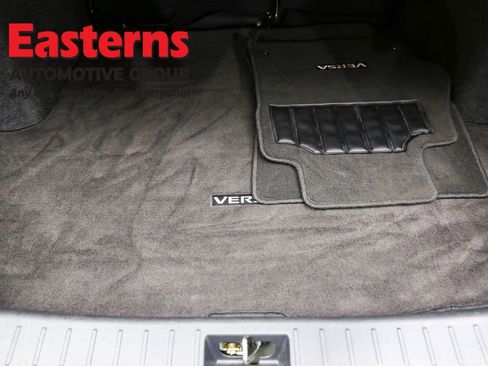 Used 2023 Nissan Versa SV image 9