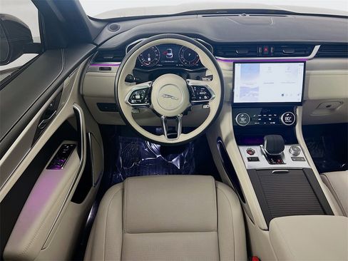 Used 2025 Jaguar F-PACE R-Dynamic S image 24