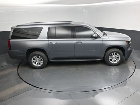 Used 2020 Chevrolet Suburban LT image 13