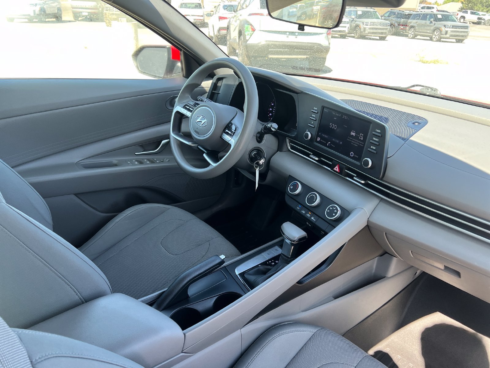 Used 2022 Hyundai Elantra SE FWD image 35