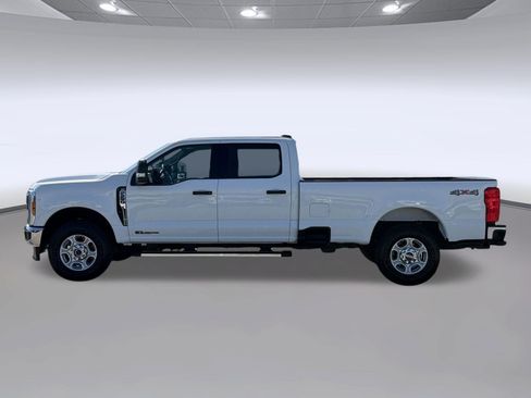 Used 2025 Ford F250 XLT AWD/4WD image 2