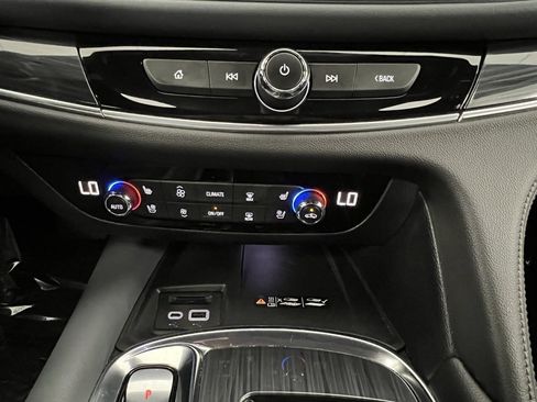 Used 2024 Buick Enclave Premium image 45
