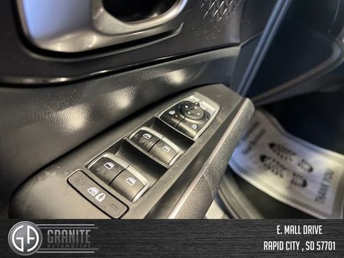 Used 2024 Kia Sorento S FWD image 20