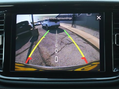 Used 2025 Dodge Durango GT AWD/4WD image 13
