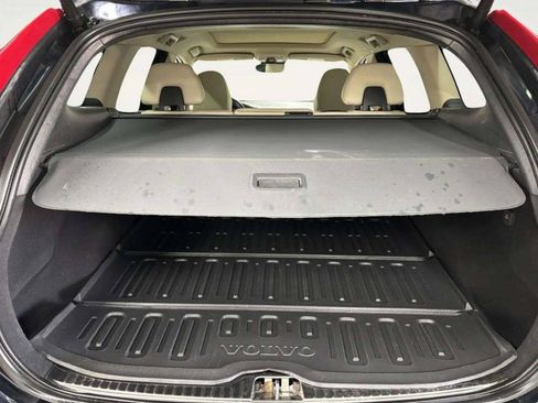 Used 2016 Volvo XC60 T6 w/ Proximity Package AWD/4WD image 17