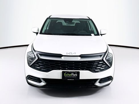 Used 2024 Kia Sportage LX image 2