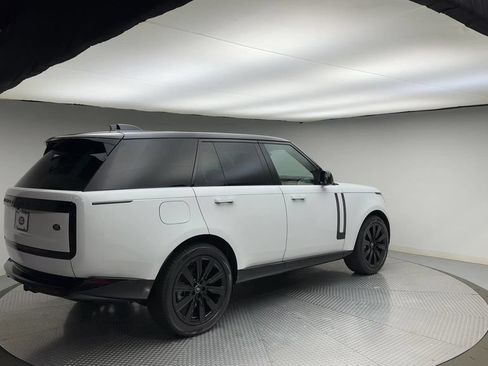 Used 2023 Land Rover Range Rover SE AWD/4WD image 8