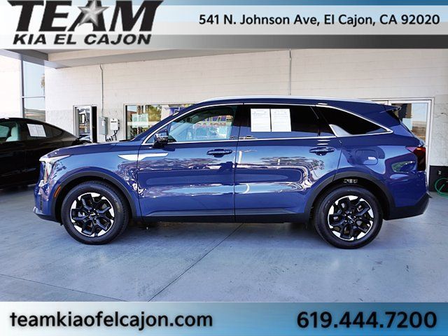 Certified 2025 Kia Sorento S FWD image 6