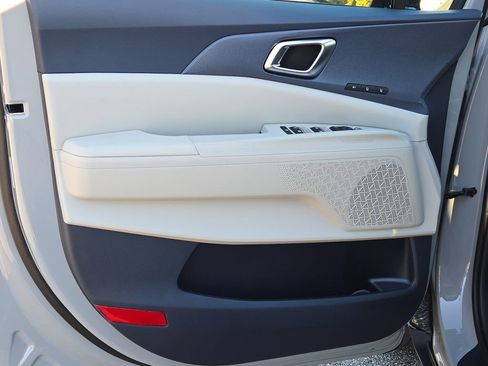 New 2026 Kia Carnival EX image 15