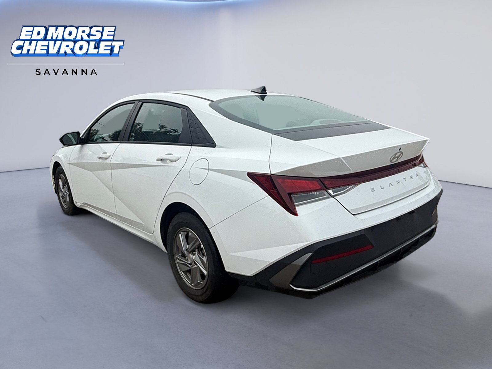Used 2025 Hyundai Elantra SE FWD image 3