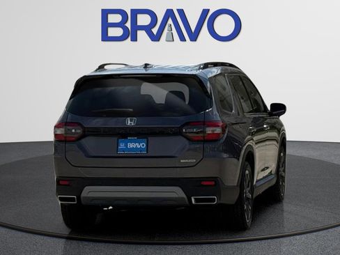 New 2025 Honda Pilot Touring image 6
